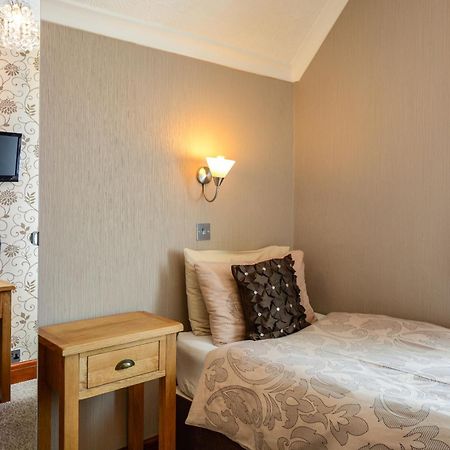 Tanes Hotel Cardiff Exterior foto